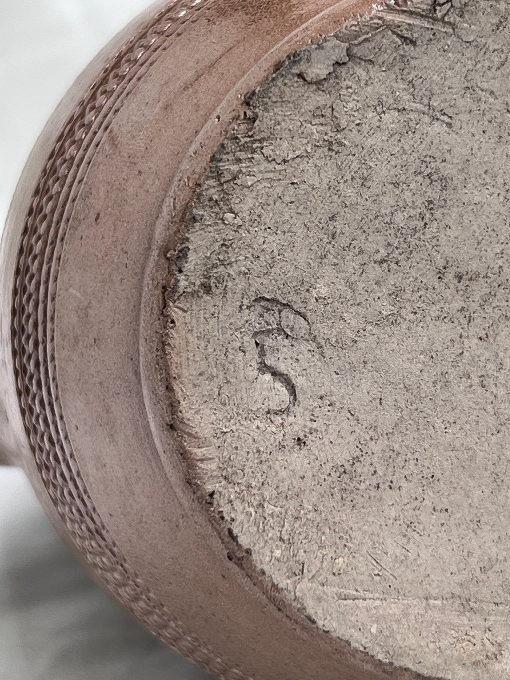ancien pichet à vin en grès  ￼