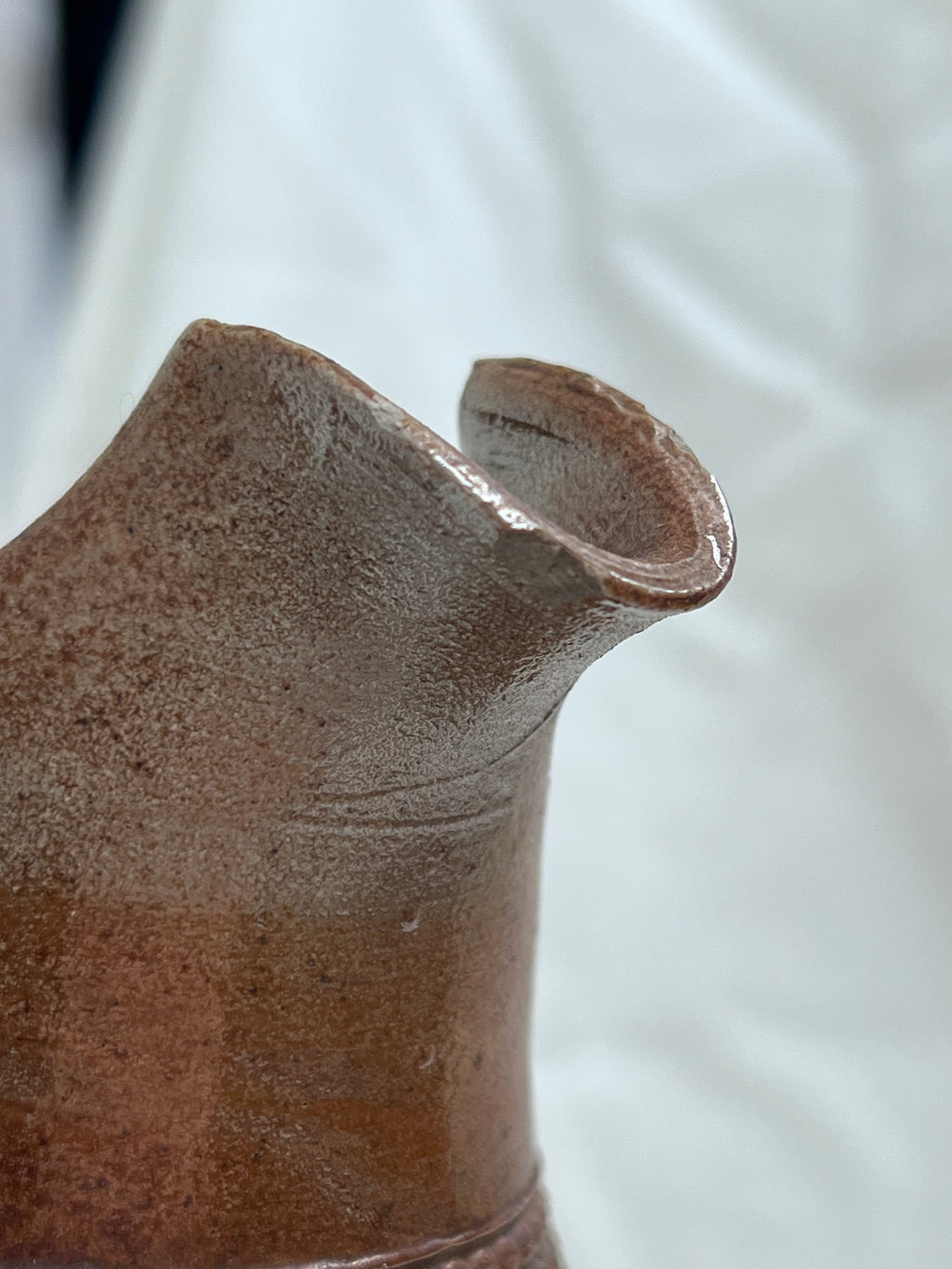 ancien pichet à vin en grès  ￼