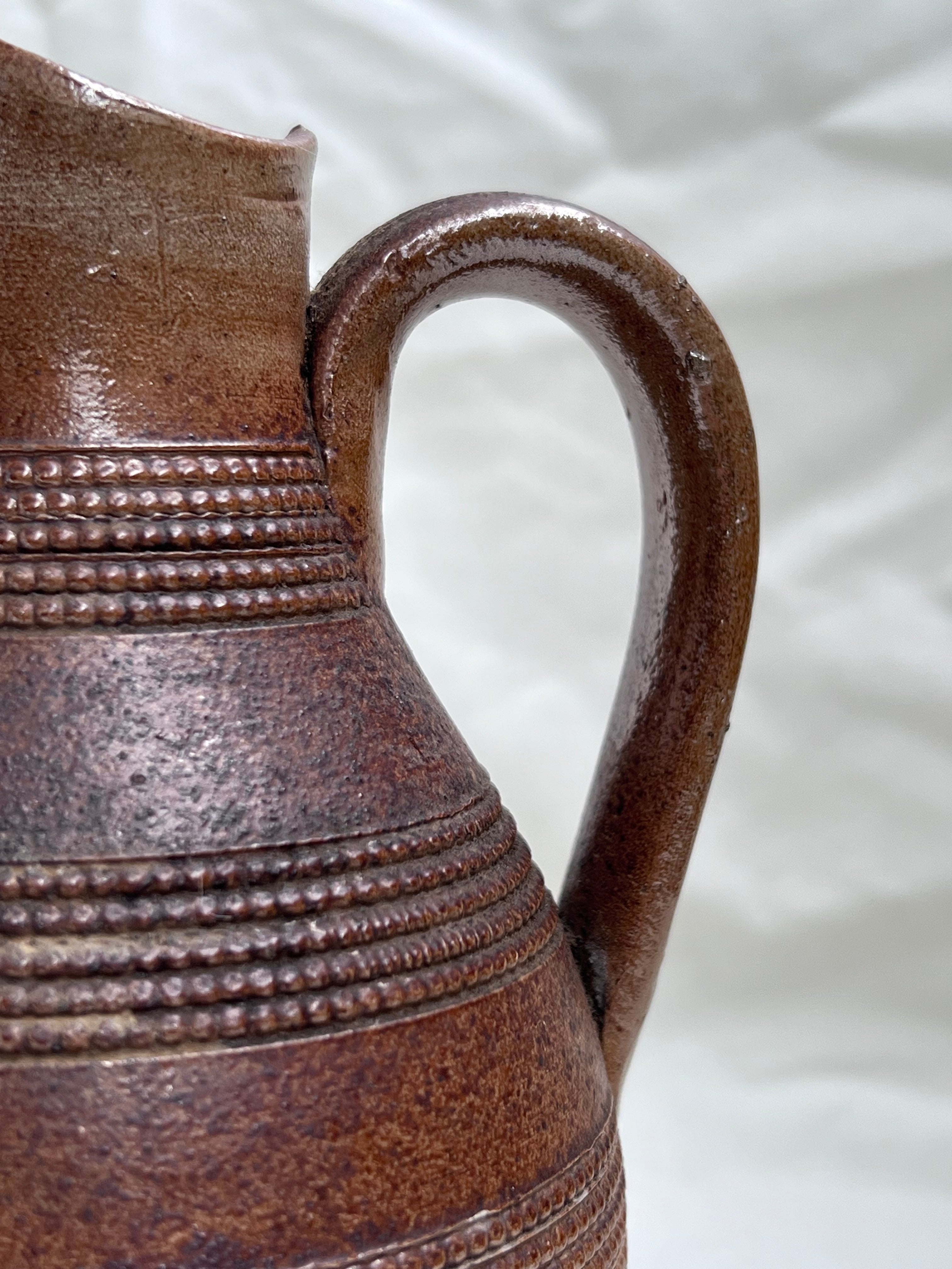ancien pichet à vin en grès  ￼